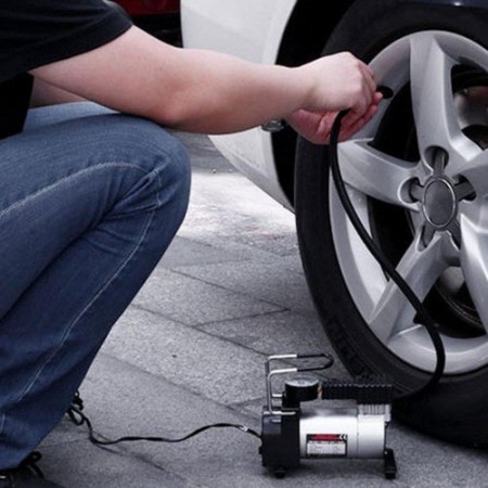 Αεροσυμπιεστής με μεταλλικό περίβλημα και ισχύ 150 Watt Αεροσυμπιεστής με μεταλλικό περίβλημα και ισχύ 150 Watt